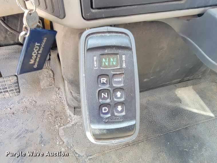 image for item JL9472 2009 International 7500  dump truck