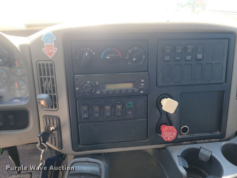 image for item JL9472 2009 International 7500  dump truck