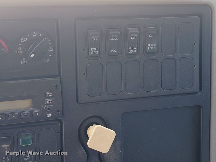 image for item JL9472 2009 International 7500  dump truck