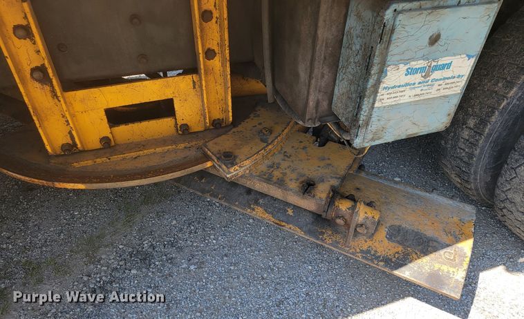 image for item JL9472 2009 International 7500  dump truck