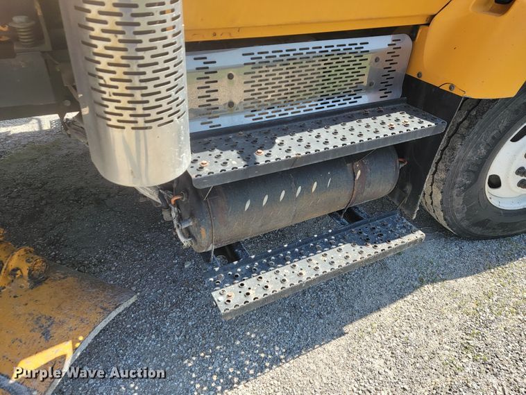 image for item JL9472 2009 International 7500  dump truck