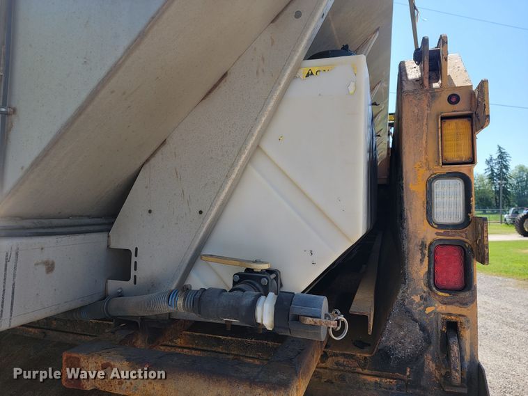 image for item JL9472 2009 International 7500  dump truck
