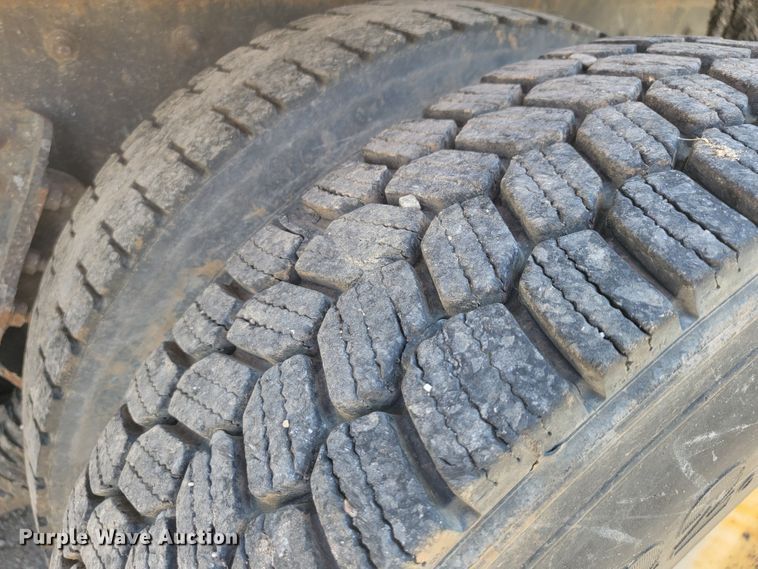 image for item JL9472 2009 International 7500  dump truck