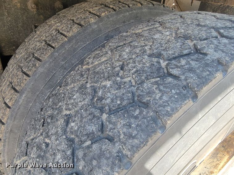 image for item JL9472 2009 International 7500  dump truck