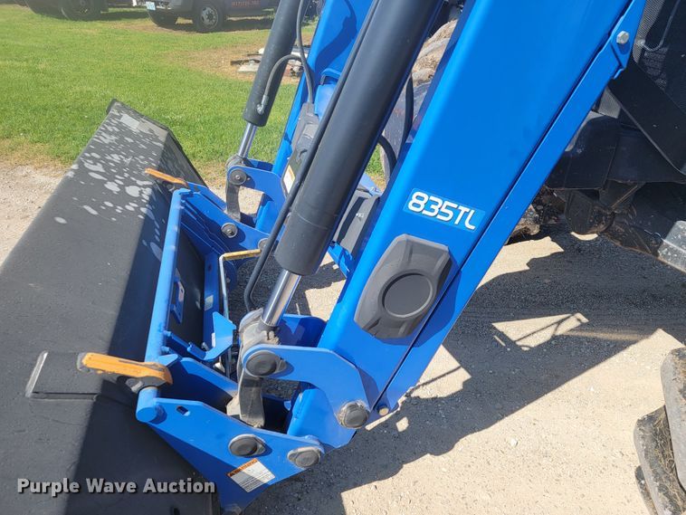 image for item JL9473 2014 New Holland TS6.120  MFWD tractor