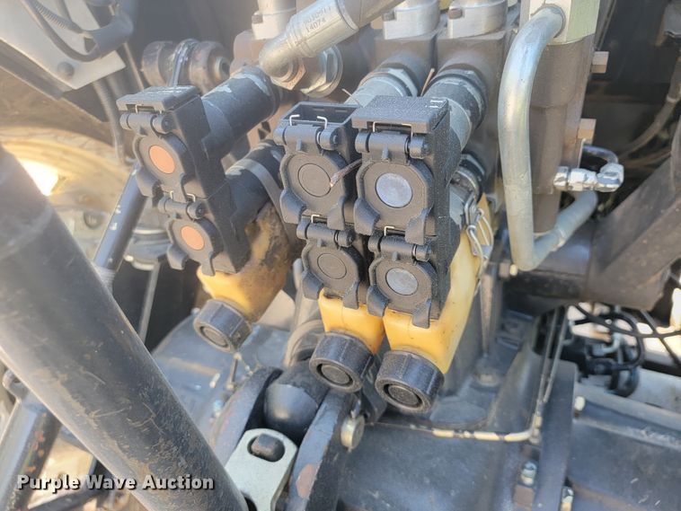 image for item JL9473 2014 New Holland TS6.120  MFWD tractor