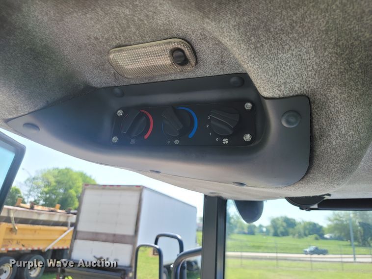 image for item JL9473 2014 New Holland TS6.120  MFWD tractor