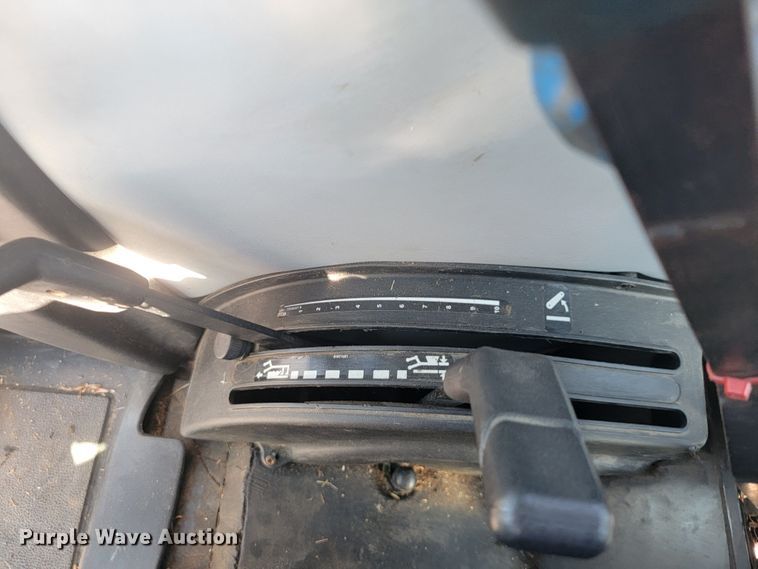 image for item JL9474 2014 New Holland TS6.120  MFWD tractor