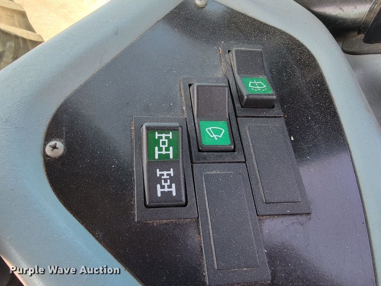 image for item JL9474 2014 New Holland TS6.120  MFWD tractor