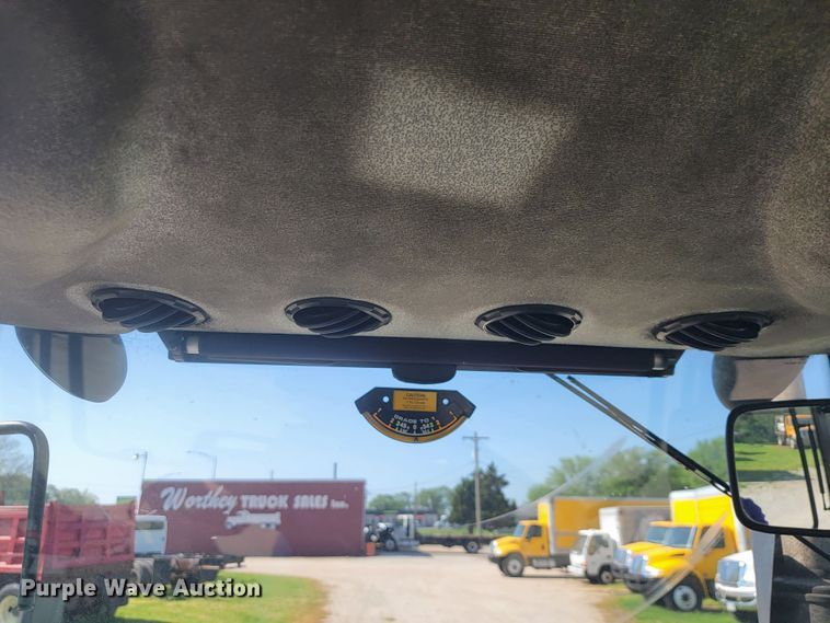 image for item JL9474 2014 New Holland TS6.120  MFWD tractor