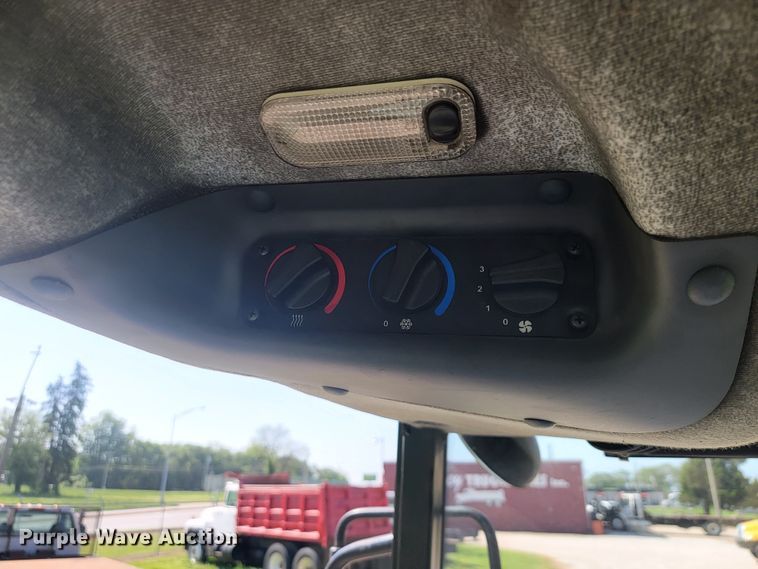 image for item JL9474 2014 New Holland TS6.120  MFWD tractor