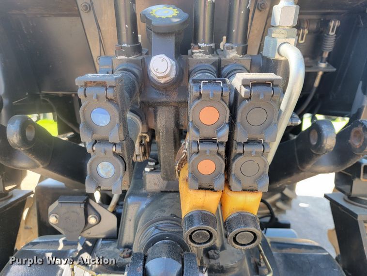 image for item JL9474 2014 New Holland TS6.120  MFWD tractor