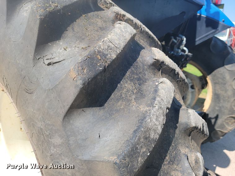 image for item JL9474 2014 New Holland TS6.120  MFWD tractor