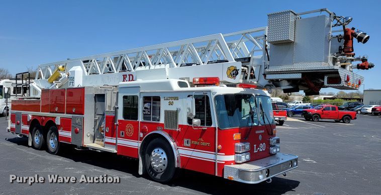 image for item JL9612 1990 Grumman  ladder fire truck