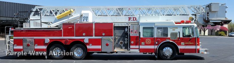 image for item JL9612 1990 Grumman  ladder fire truck