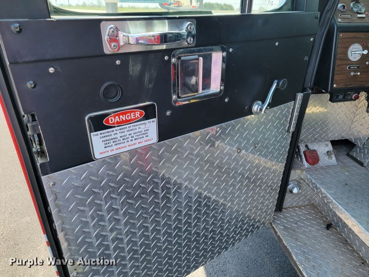 image for item JL9612 1990 Grumman  ladder fire truck