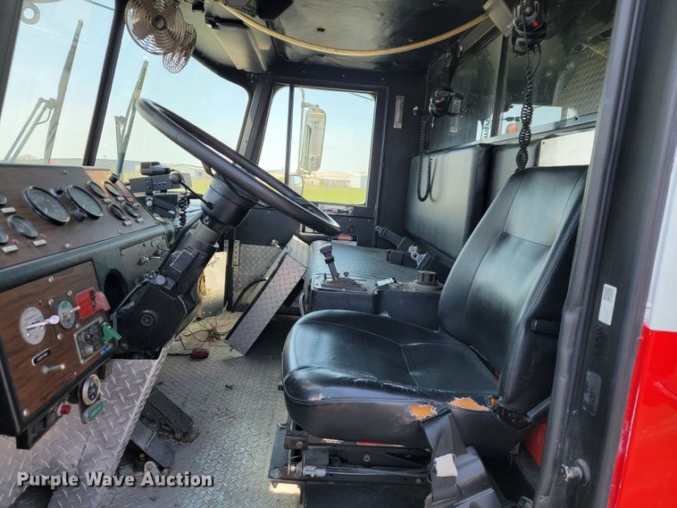 image for item JL9612 1990 Grumman  ladder fire truck