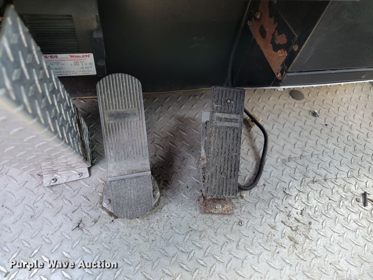 image for item JL9612 1990 Grumman  ladder fire truck