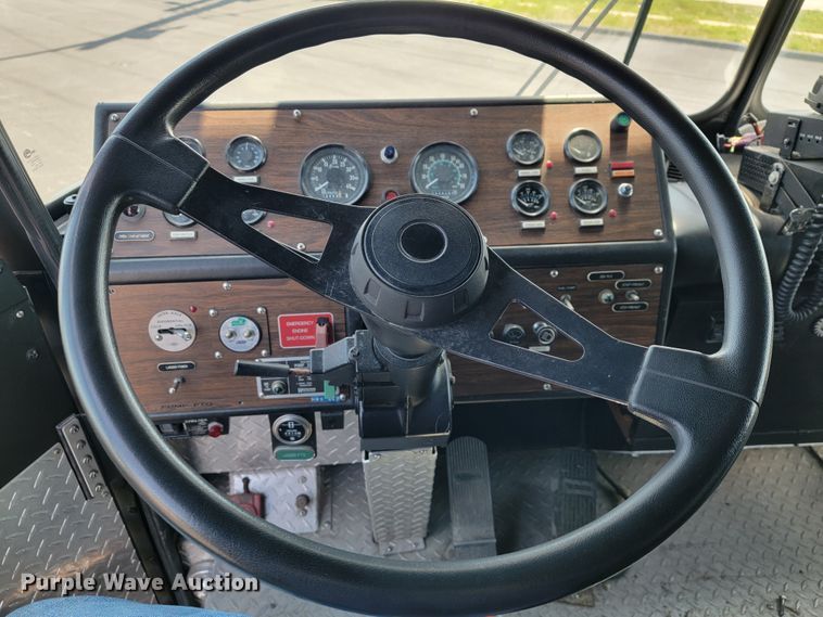 image for item JL9612 1990 Grumman  ladder fire truck