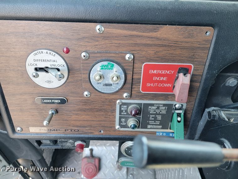 image for item JL9612 1990 Grumman  ladder fire truck