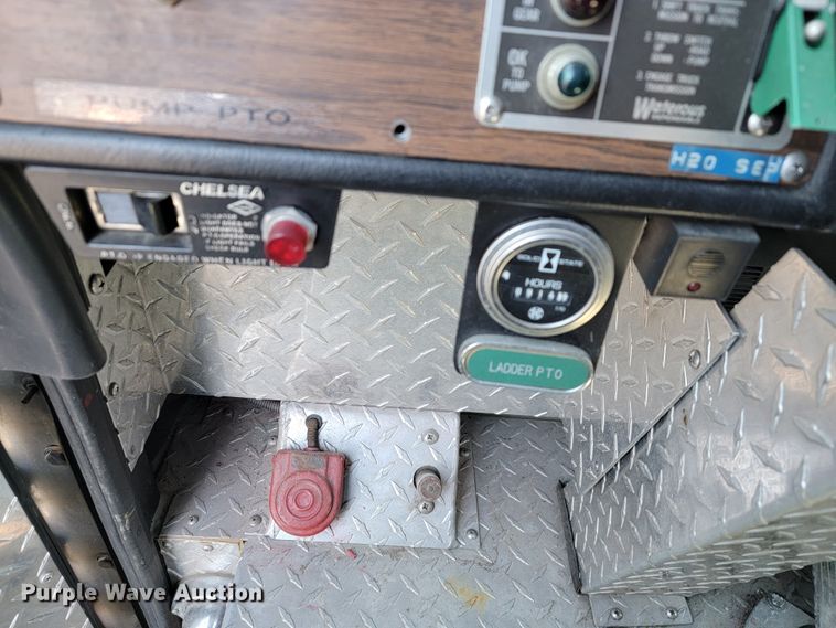 image for item JL9612 1990 Grumman  ladder fire truck