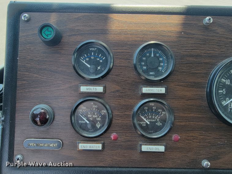 image for item JL9612 1990 Grumman  ladder fire truck