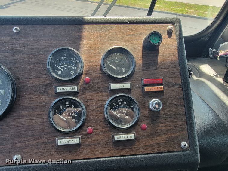 image for item JL9612 1990 Grumman  ladder fire truck