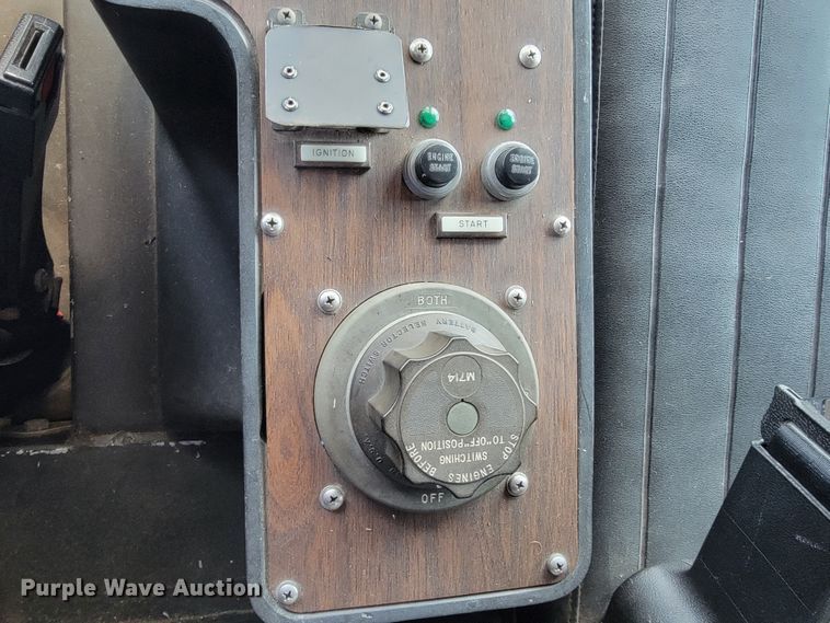 image for item JL9612 1990 Grumman  ladder fire truck