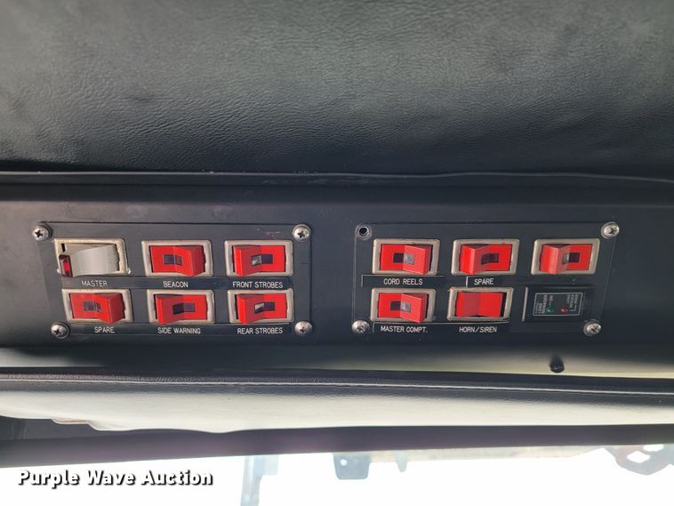 image for item JL9612 1990 Grumman  ladder fire truck