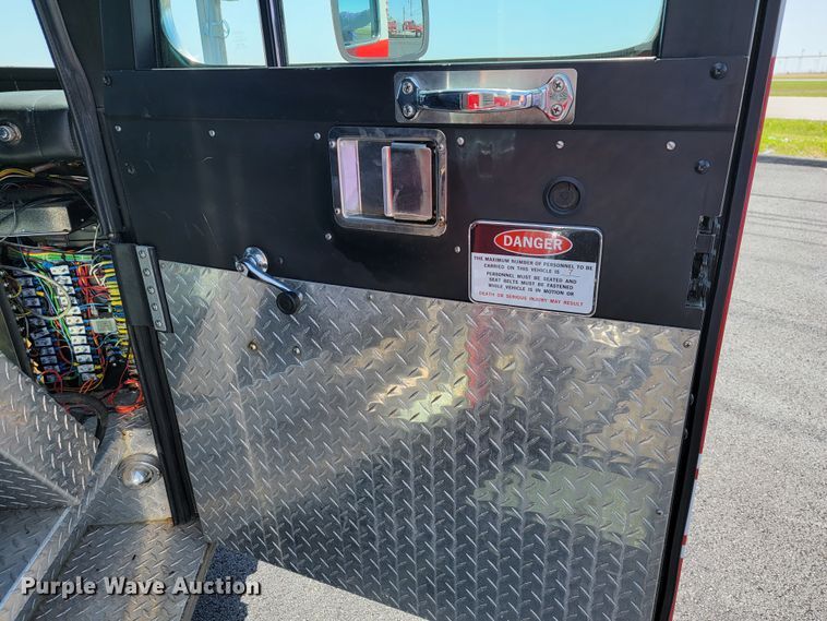 image for item JL9612 1990 Grumman  ladder fire truck