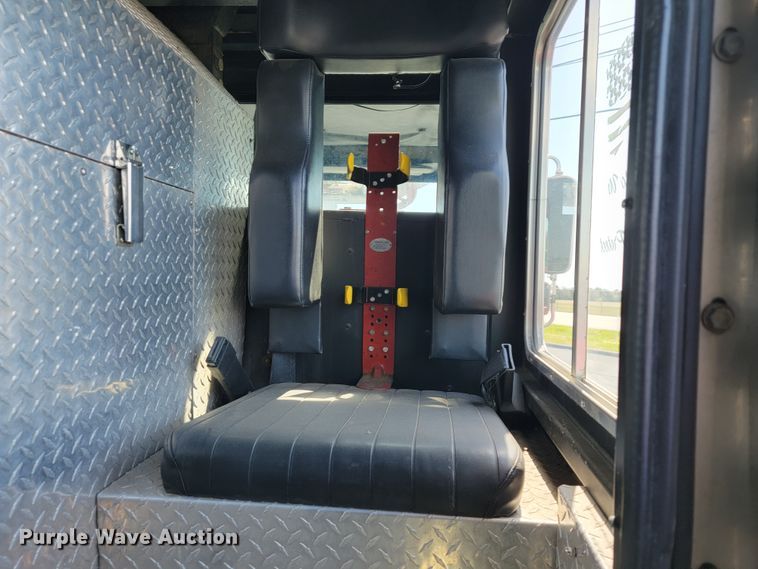 image for item JL9612 1990 Grumman  ladder fire truck