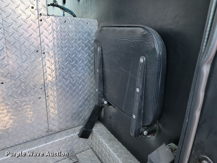 image for item JL9612 1990 Grumman  ladder fire truck