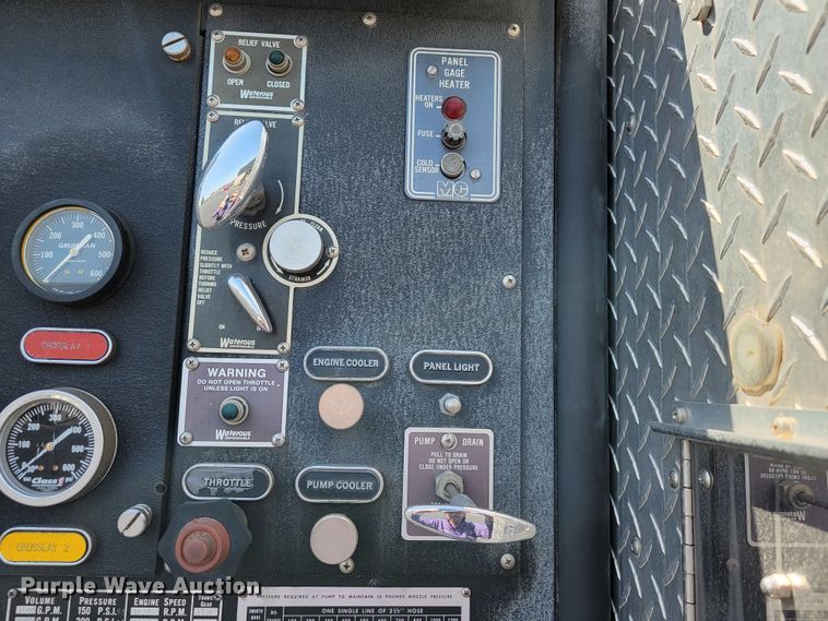 image for item JL9612 1990 Grumman  ladder fire truck