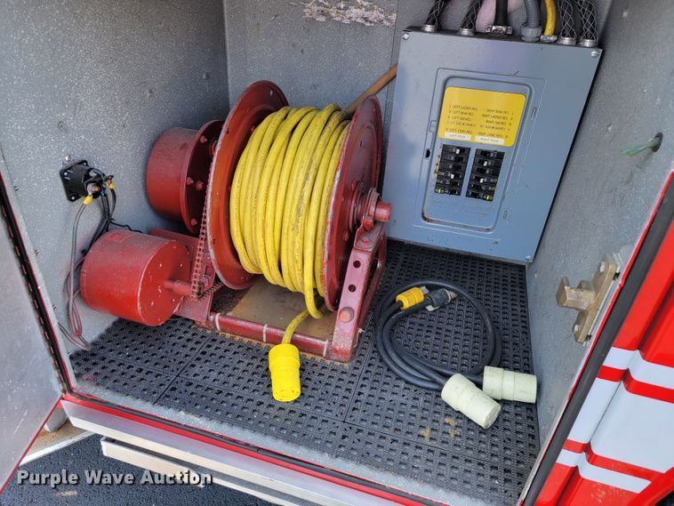 image for item JL9612 1990 Grumman  ladder fire truck