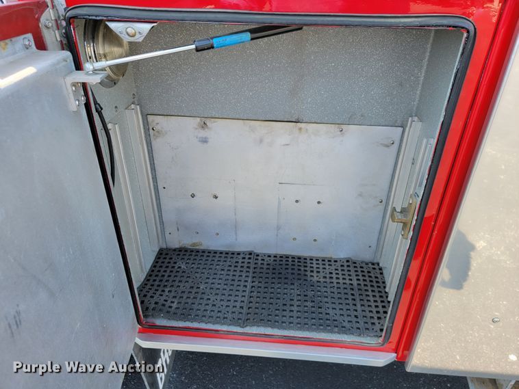 image for item JL9612 1990 Grumman  ladder fire truck