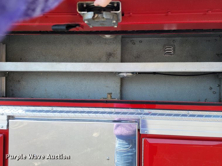 image for item JL9612 1990 Grumman  ladder fire truck