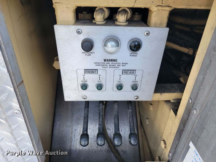 image for item JL9612 1990 Grumman  ladder fire truck