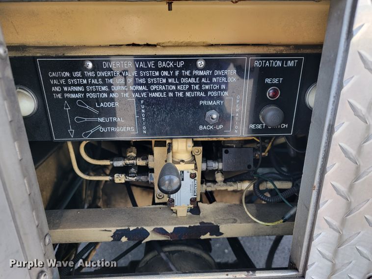 image for item JL9612 1990 Grumman  ladder fire truck