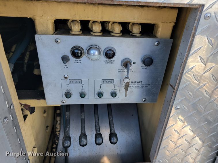 image for item JL9612 1990 Grumman  ladder fire truck