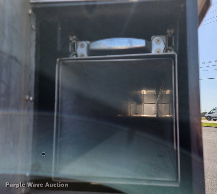 image for item JL9612 1990 Grumman  ladder fire truck