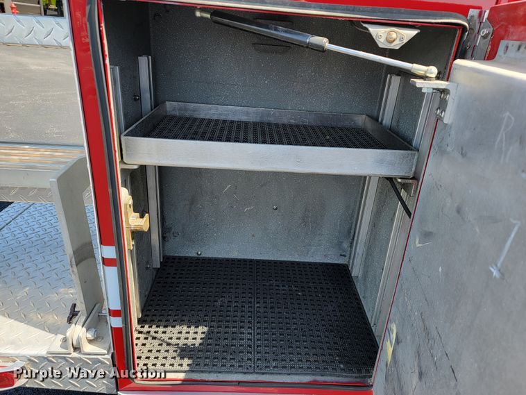 image for item JL9612 1990 Grumman  ladder fire truck