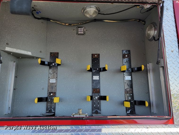 image for item JL9612 1990 Grumman  ladder fire truck