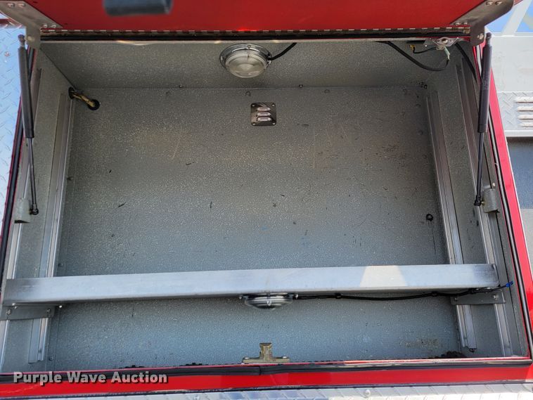 image for item JL9612 1990 Grumman  ladder fire truck