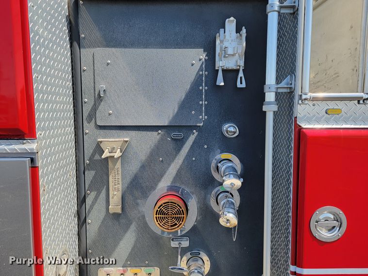 image for item JL9612 1990 Grumman  ladder fire truck