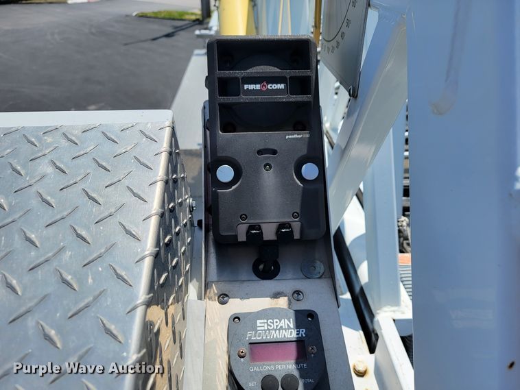 image for item JL9612 1990 Grumman  ladder fire truck