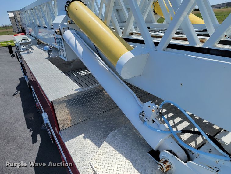 image for item JL9612 1990 Grumman  ladder fire truck