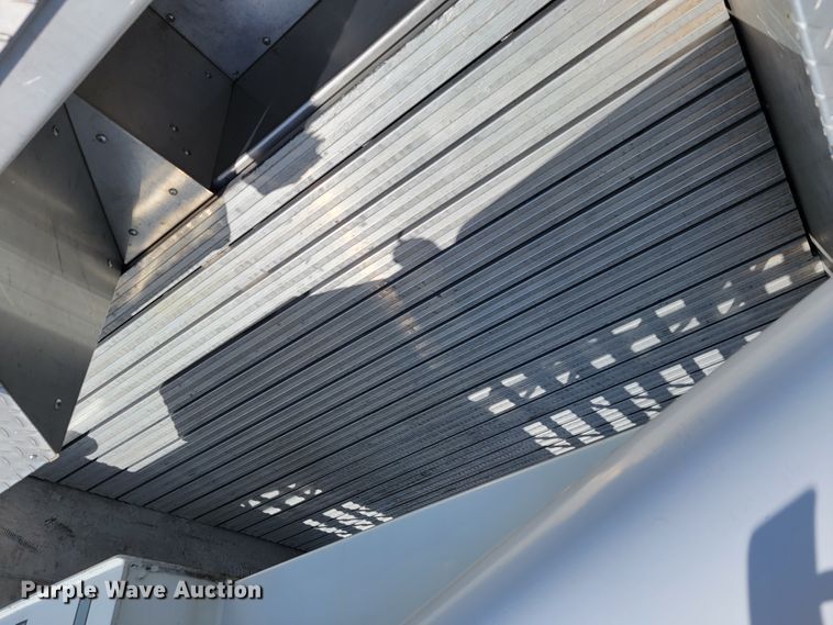 image for item JL9612 1990 Grumman  ladder fire truck