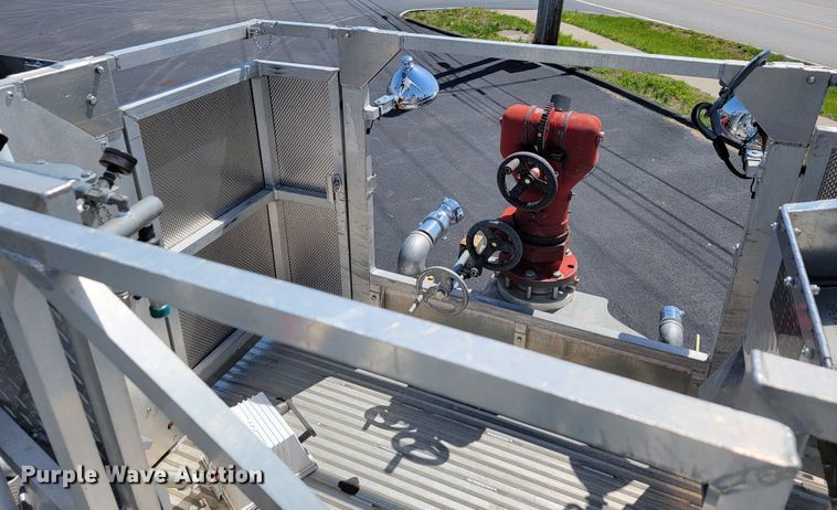 image for item JL9612 1990 Grumman  ladder fire truck