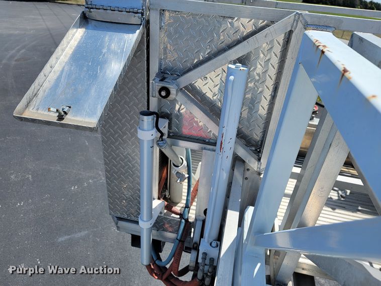 image for item JL9612 1990 Grumman  ladder fire truck