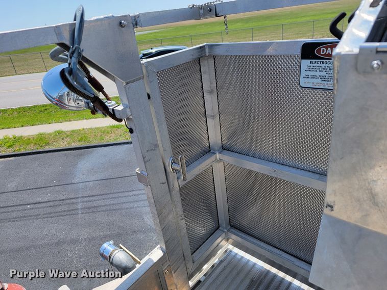 image for item JL9612 1990 Grumman  ladder fire truck